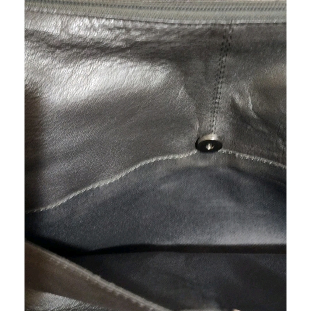 Elegant Gray Leather Satchel - Picture 4 of 7
